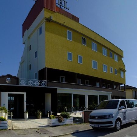 Hotel Ambra Куарто-д'Альтіно Екстер'єр фото